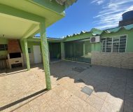 Casa com 103m², 2 dormitórios, 5 vagas no bairro Sarandi em Porto Alegre