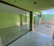Casa com 103m², 2 dormitórios, 5 vagas no bairro Sarandi em Porto Alegre