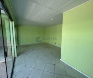 Casa com 103m², 2 dormitórios, 5 vagas no bairro Sarandi em Porto Alegre
