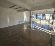Sala Comercial com 80m² no bairro Navegantes em Porto Alegre