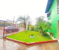 Casa com 214m², 3 dormitórios, 1 suíte, 2 vagas no bairro Sarandi em Porto Alegre