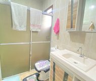 Casa com 214m², 3 dormitórios, 1 suíte, 2 vagas no bairro Sarandi em Porto Alegre