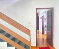 Casa com 214m², 3 dormitórios, 1 suíte, 2 vagas no bairro Sarandi em Porto Alegre