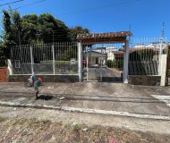 Casa com 92m², 3 dormitórios, 1 suíte, 3 vagas no bairro Jardim Itu em Porto Alegre