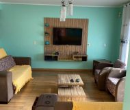Casa com 202m², 3 dormitórios, 1 suíte, 2 vagas no bairro Rubem Berta em Porto Alegre