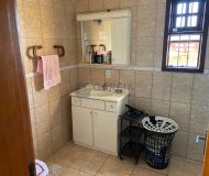 Casa com 202m², 3 dormitórios, 1 suíte, 2 vagas no bairro Rubem Berta em Porto Alegre