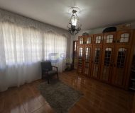 Casa com 220m², 6 dormitórios, 1 suíte, 8 vagas no bairro Sarandi em Porto Alegre