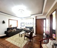 Casa com 220m², 6 dormitórios, 1 suíte, 8 vagas no bairro Sarandi em Porto Alegre