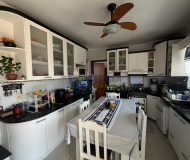 Casa com 220m², 6 dormitórios, 1 suíte, 8 vagas no bairro Sarandi em Porto Alegre