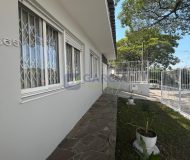 Casa com 220m², 6 dormitórios, 1 suíte, 8 vagas no bairro Sarandi em Porto Alegre