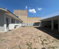 Casa com 220m², 6 dormitórios, 1 suíte, 8 vagas no bairro Sarandi em Porto Alegre