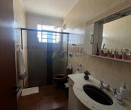 Casa com 220m², 6 dormitórios, 1 suíte, 8 vagas no bairro Sarandi em Porto Alegre
