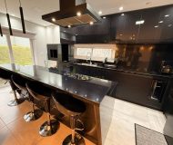 Casa em Condomínio com 200m², 3 dormitórios, 3 suítes, 2 vagas no bairro Condomínio Buena Vista em Viamão