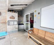 Casa com 88m², 2 dormitórios, 2 vagas no bairro Sarandi em Porto Alegre