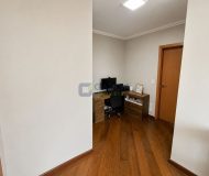 Casa com 280m², 3 dormitórios, 1 suíte, 4 vagas no bairro Parque Santa Fé em Porto Alegre