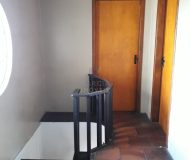 Casa com 300m², 3 dormitórios, 1 suíte, 2 vagas no bairro São Sebastião em Porto Alegre