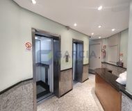 Sala Comercial com 30m² no bairro Passo da Areia em Porto Alegre