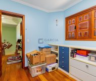 Casa com 302m², 4 dormitórios, 2 suítes, 4 vagas no bairro Jardim Lindóia em Porto Alegre