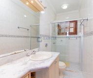 Casa com 302m², 4 dormitórios, 2 suítes, 4 vagas no bairro Jardim Lindóia em Porto Alegre