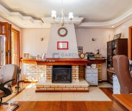 Casa com 302m², 4 dormitórios, 2 suítes, 4 vagas no bairro Jardim Lindóia em Porto Alegre