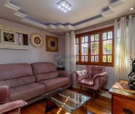 Casa com 302m², 4 dormitórios, 2 suítes, 4 vagas no bairro Jardim Lindóia em Porto Alegre