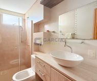 Apartamento com 80m², 2 dormitórios, 1 suíte, 2 vagas no bairro Jardim Lindóia em Porto Alegre