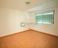 Apartamento com 80m², 2 dormitórios, 1 suíte, 2 vagas no bairro Jardim Lindóia em Porto Alegre