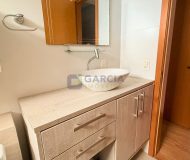 Apartamento com 80m², 2 dormitórios, 1 suíte, 2 vagas no bairro Jardim Lindóia em Porto Alegre