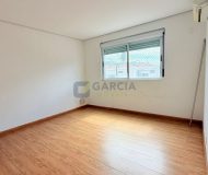 Apartamento com 80m², 2 dormitórios, 1 suíte, 2 vagas no bairro Jardim Lindóia em Porto Alegre
