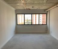 Sala Comercial com 38m² no bairro Passo da Areia em Porto Alegre