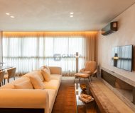Apartamento com 322m², 4 dormitórios, 4 suítes, 4 vagas no bairro Moinhos de Vento em Porto Alegre