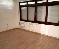 Casa com 73m², 3 dormitórios, 4 vagas no bairro Sarandi em Porto Alegre