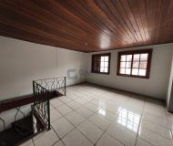 Casa com 237m², 4 dormitórios, 3 vagas no bairro Santa Maria Goretti em Porto Alegre