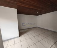 Casa com 237m², 4 dormitórios, 3 vagas no bairro Santa Maria Goretti em Porto Alegre