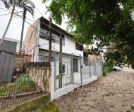 Casa com 237m², 4 dormitórios, 3 vagas no bairro Santa Maria Goretti em Porto Alegre