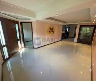 Casa com 362m², 5 dormitórios, 1 suíte, 5 vagas no bairro Jardim Itu em Porto Alegre
