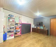 Casa com 300m², 4 dormitórios, 1 suíte, 2 vagas no bairro Sarandi em Porto Alegre