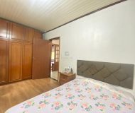 Casa com 300m², 4 dormitórios, 1 suíte, 2 vagas no bairro Sarandi em Porto Alegre