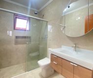 Casa com 300m², 4 dormitórios, 1 suíte, 2 vagas no bairro Sarandi em Porto Alegre