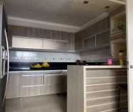 Casa com 200m², 5 dormitórios, 2 suítes, 4 vagas no bairro Jardim Itu em Porto Alegre