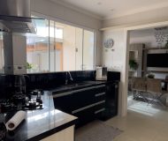 Casa com 200m², 5 dormitórios, 2 suítes, 4 vagas no bairro Jardim Itu em Porto Alegre