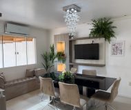 Casa com 200m², 5 dormitórios, 2 suítes, 4 vagas no bairro Jardim Itu em Porto Alegre