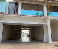 Casa com 200m², 5 dormitórios, 2 suítes, 4 vagas no bairro Jardim Itu em Porto Alegre