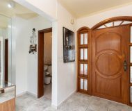 Casa com 190m², 3 dormitórios, 1 suíte, 2 vagas no bairro Rubem Berta em Porto Alegre