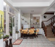 Casa com 190m², 3 dormitórios, 1 suíte, 2 vagas no bairro Rubem Berta em Porto Alegre