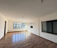 Depósito com 350m², 1 vaga no bairro Sarandi em Porto Alegre
