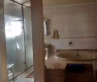 Casa com 372m², 3 dormitórios, 1 suíte, 3 vagas no bairro Sarandi em Porto Alegre