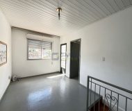 Casa com 154m², 3 dormitórios, 2 vagas no bairro Jardim Itu em Porto Alegre