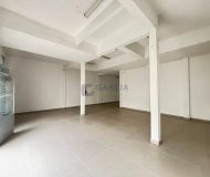 Loja com 150m² no bairro Passo da Areia em Porto Alegre