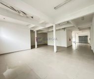 Loja com 150m² no bairro Passo da Areia em Porto Alegre